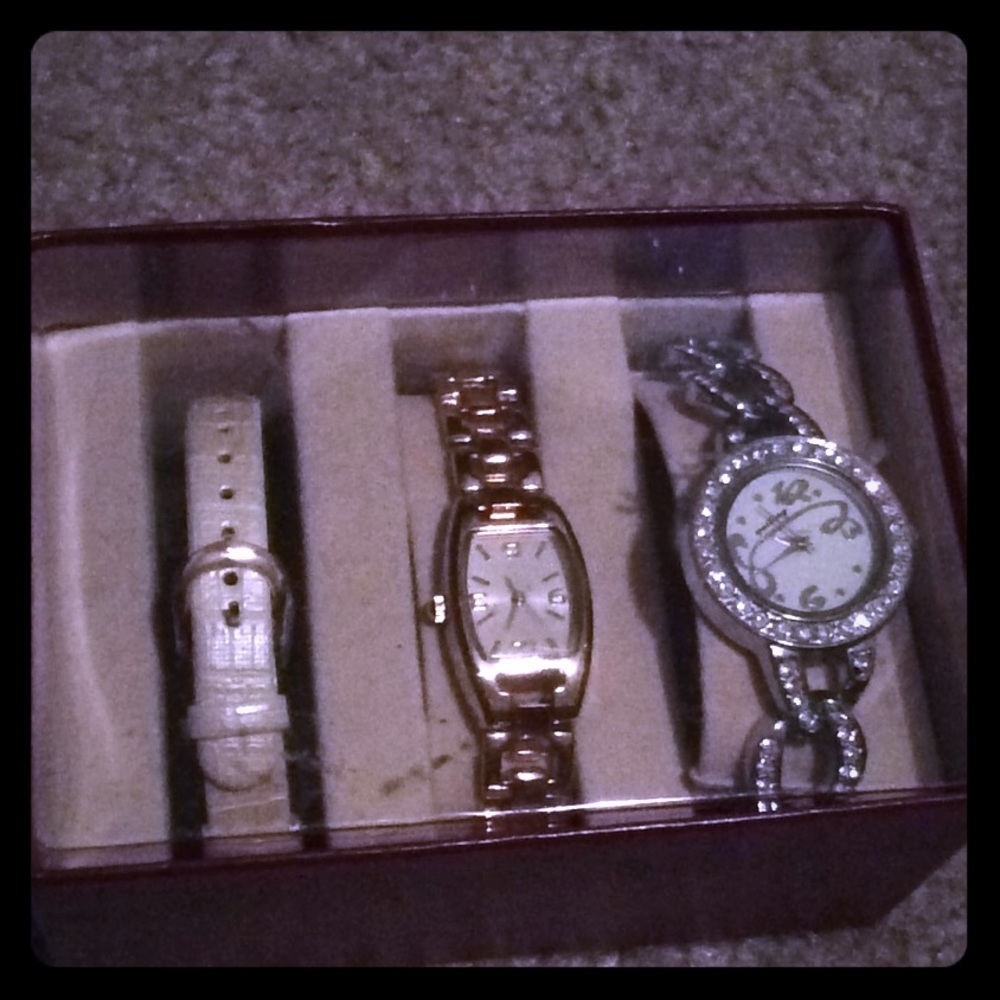 2 watches with back up bracelet